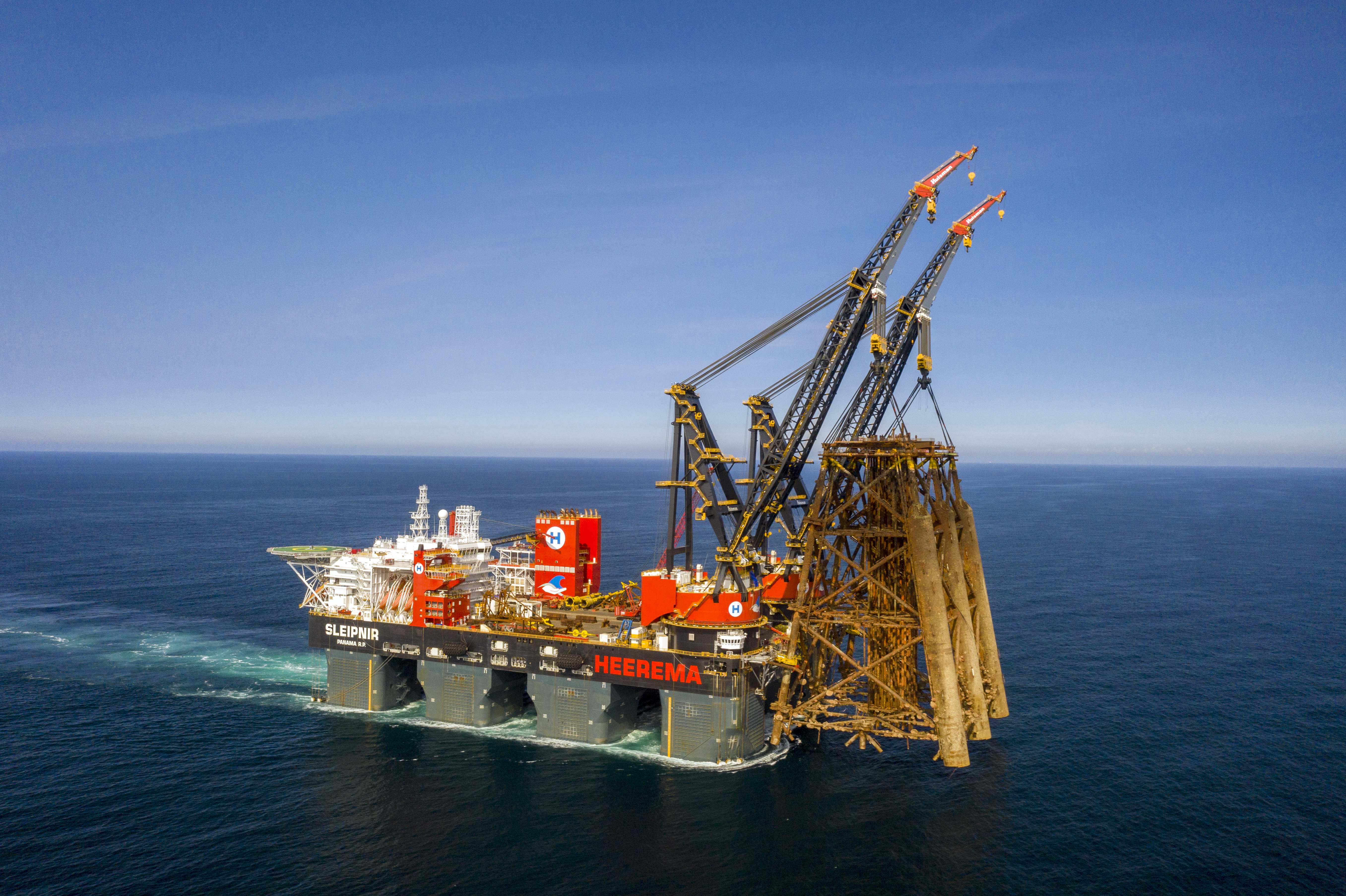 Offshore Decommissioning | Contact Us | Heerema